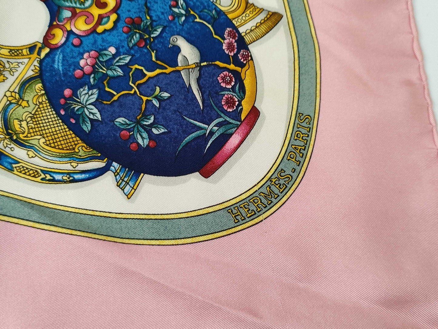 HERMES Carre Hermes Carre 90 Silk Scarf Pink Scarf