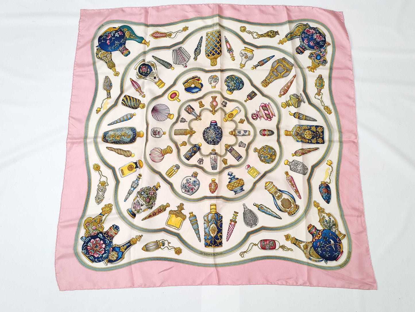 HERMES Carre Hermes Carre 90 Silk Scarf Pink Scarf