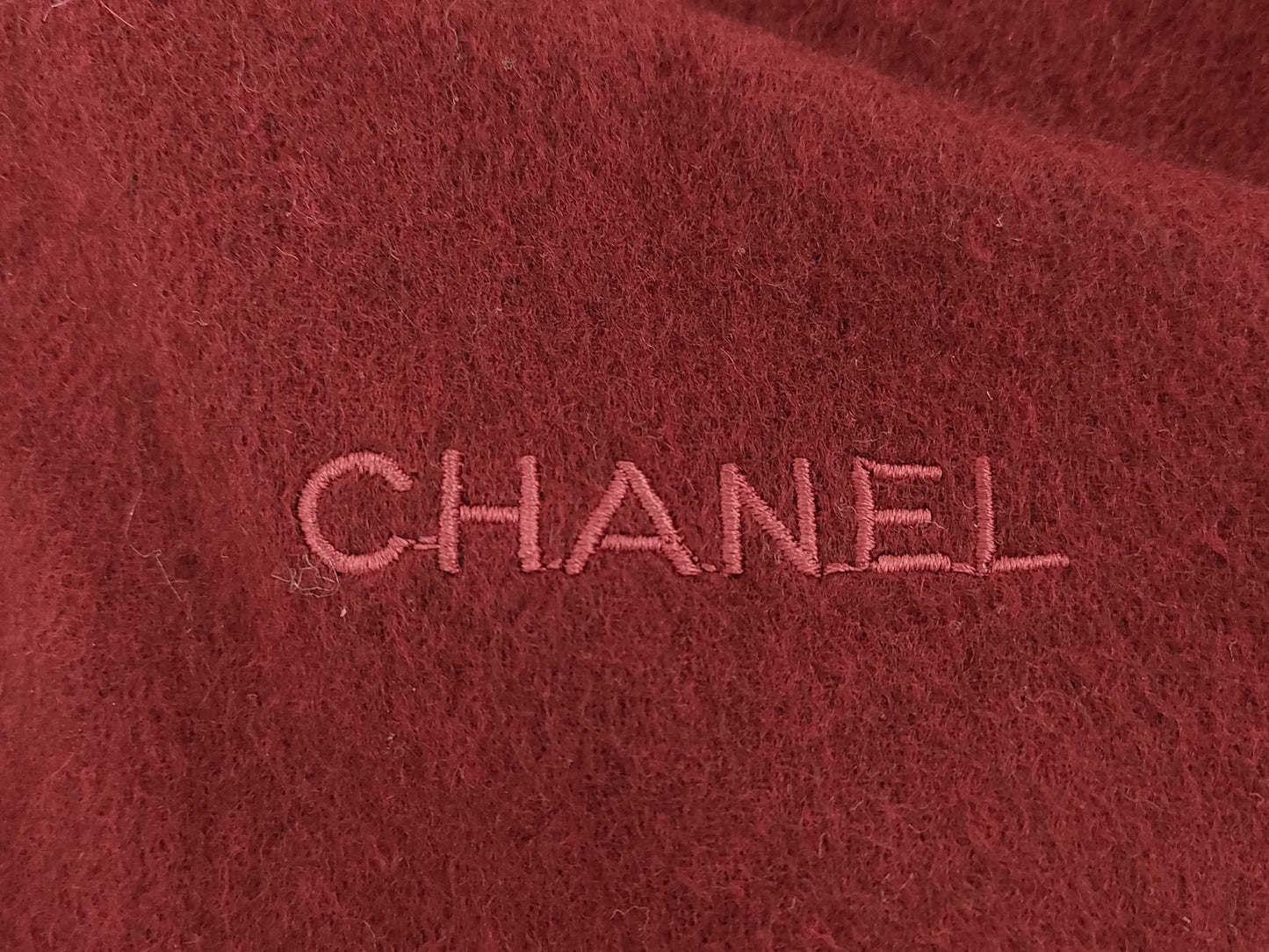 CHANEL Logo Bordeaux Muffler