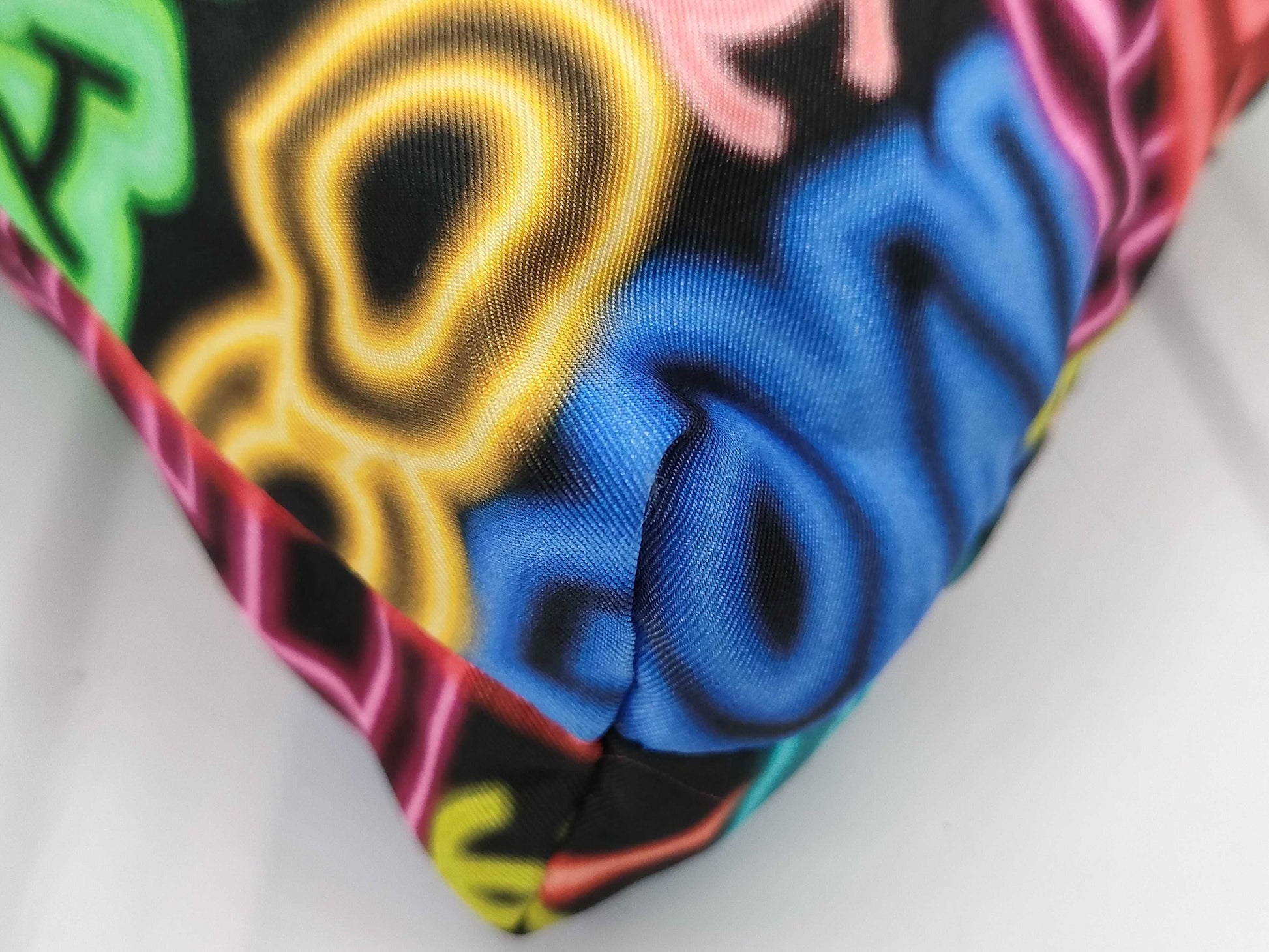 CHANEL CHANEL Matlasse Caviar Skin Chain Shoulder Bag 2way Eco Bag Black x Neon Color Multicolor Gold Hardware Shoulder Bag Card Seal 31st Series Shoulder Bag