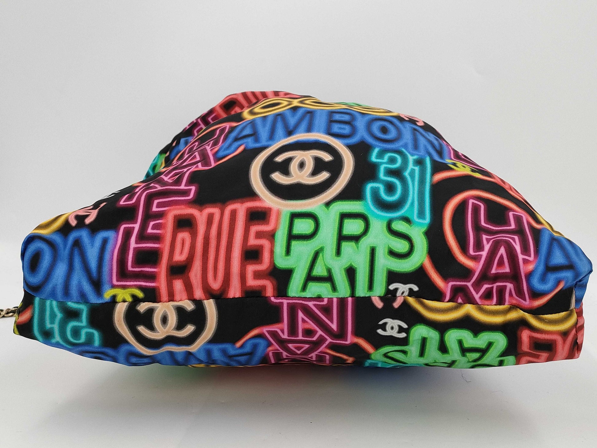 CHANEL CHANEL Matlasse Caviar Skin Chain Shoulder Bag 2way Eco Bag Black x Neon Color Multicolor Gold Hardware Shoulder Bag Card Seal 31st Series Shoulder Bag