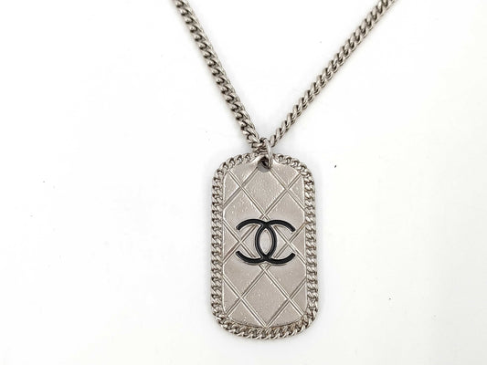 CHANEL Matlasse Plate Cocomark Silver 09P Long Necklace