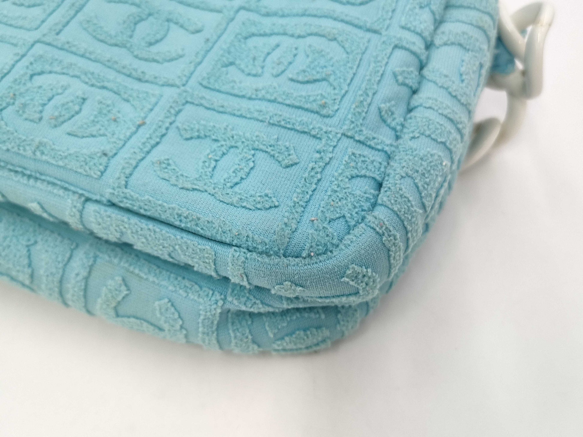 CHANEL Pile Plastic Chain Shoulder Bag