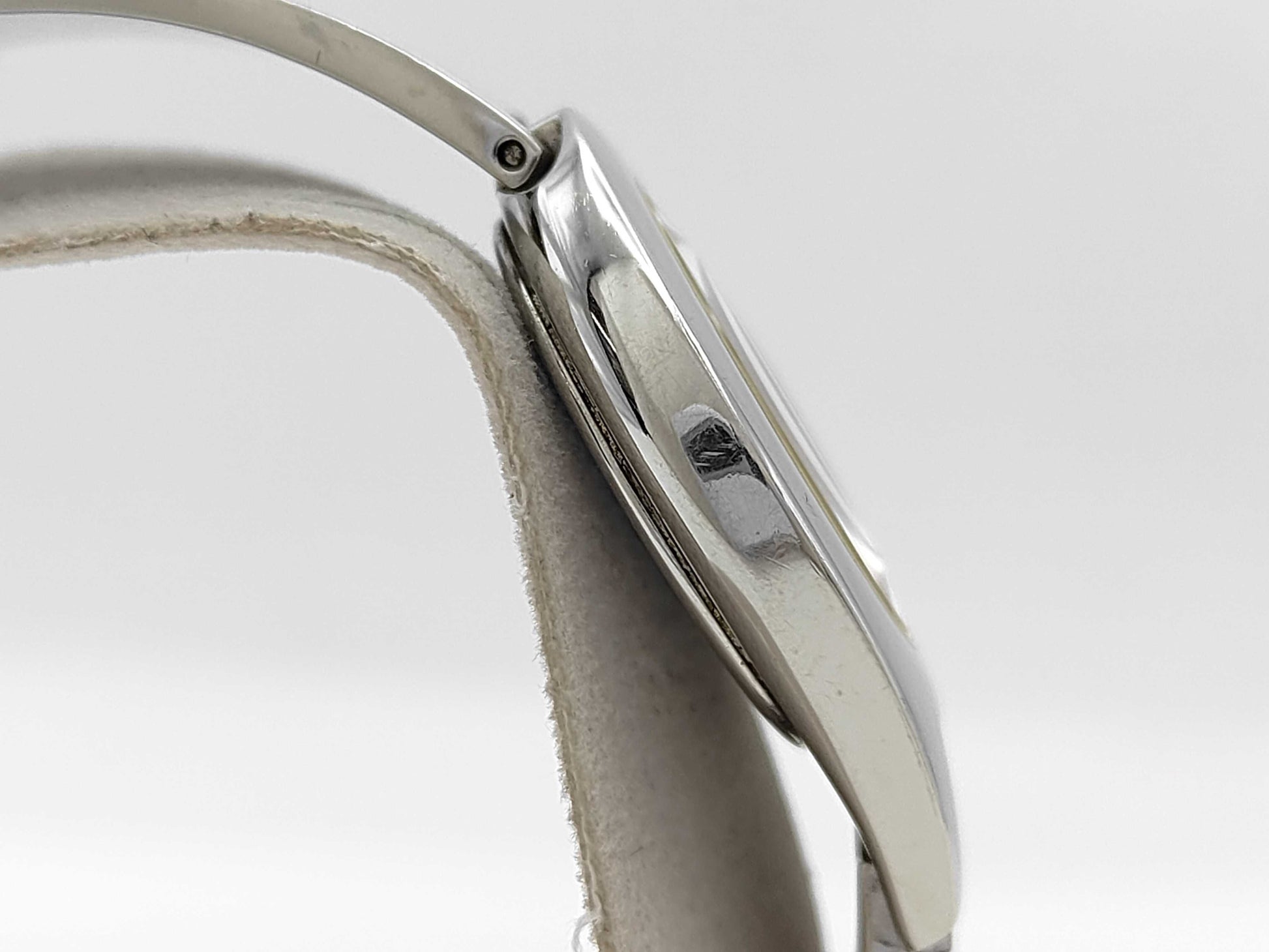 GUCCI 6700L 0122181 Quartz Women's Watch