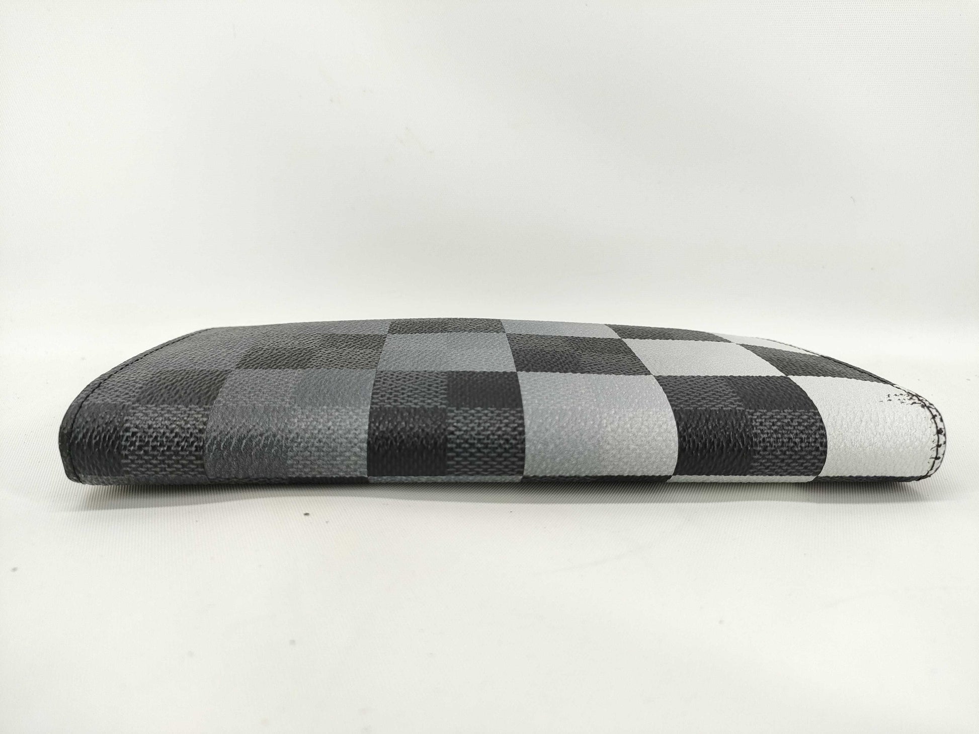 LOUIS VUITTON Damier Graffit Louis Vuitton Damier Graffit Giant Portefeuille Brazza N40415 RFID Initials Accessories: Box Storage Bag Wallet