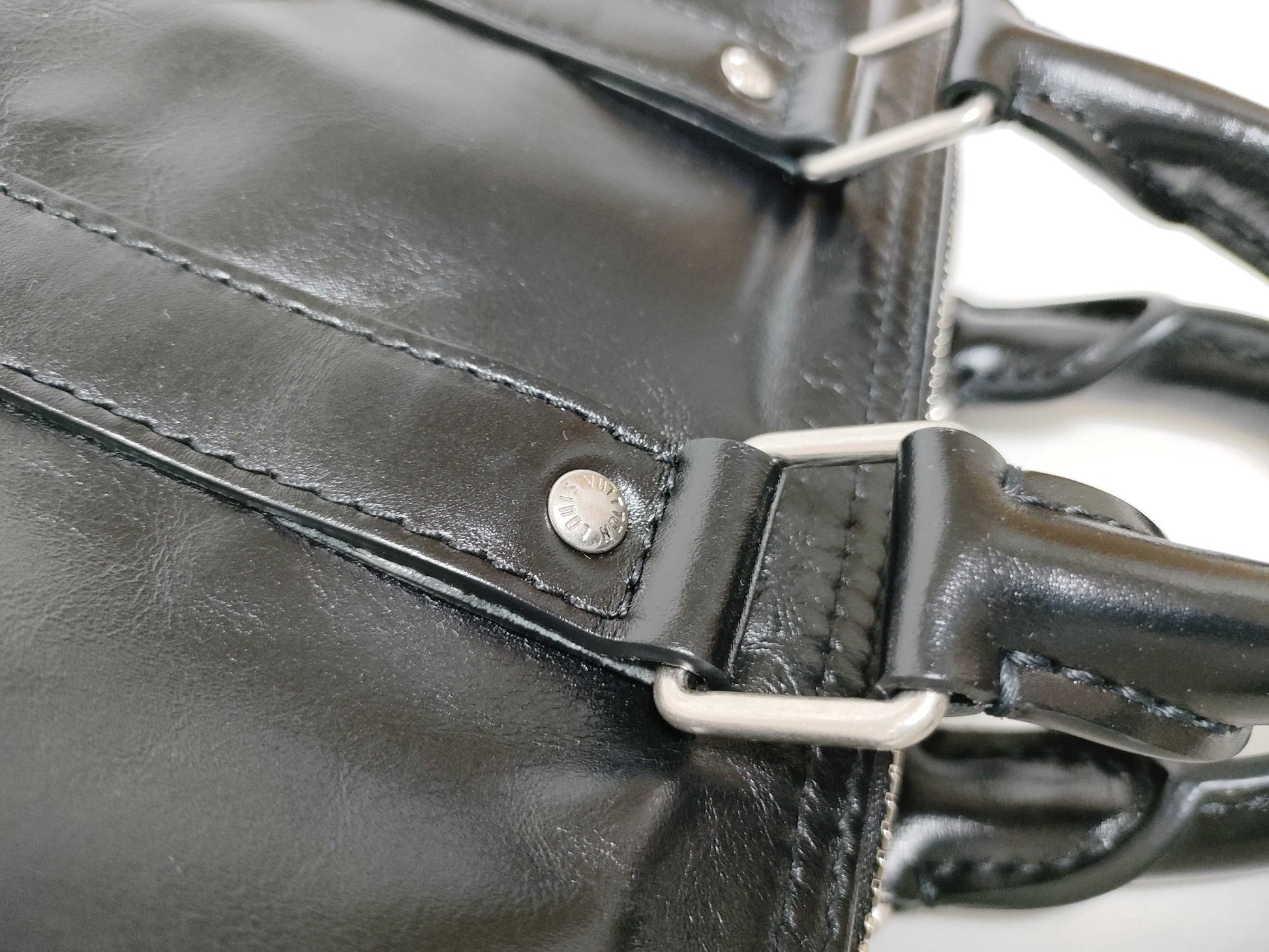 LOUIS VUITTON LV Night Keepall Cargo Bandouliere 25 M13988 RFID. Accessories: Box, dust bag, receipt, paper bag.