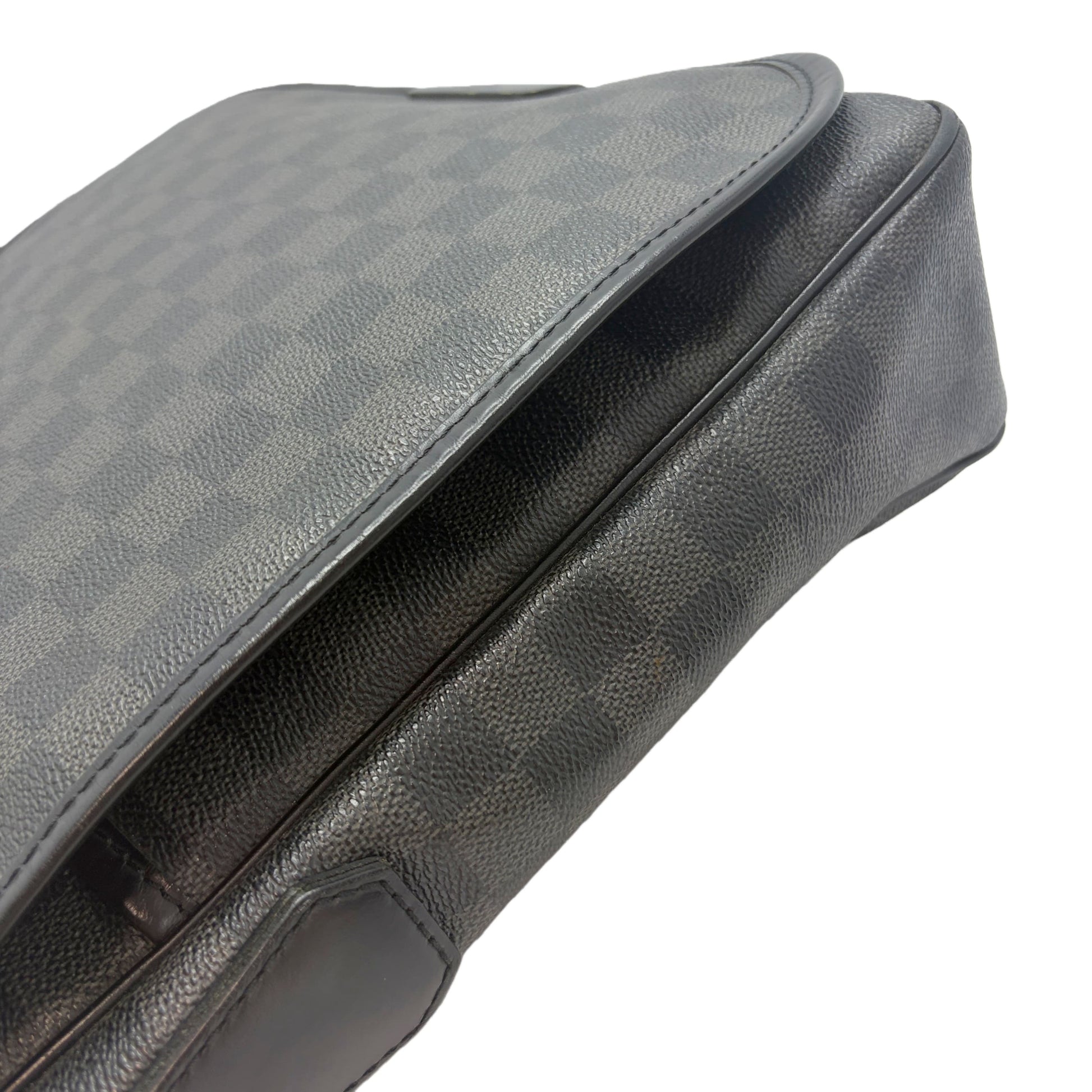 LOUIS VUITTON Louis Vuitton Damier Graffit Messenger Shoulder Bag Shoulder Bag