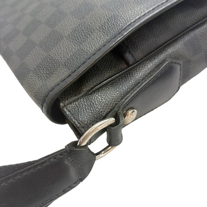 LOUIS VUITTON Louis Vuitton Damier Graffit Messenger Shoulder Bag Shoulder Bag