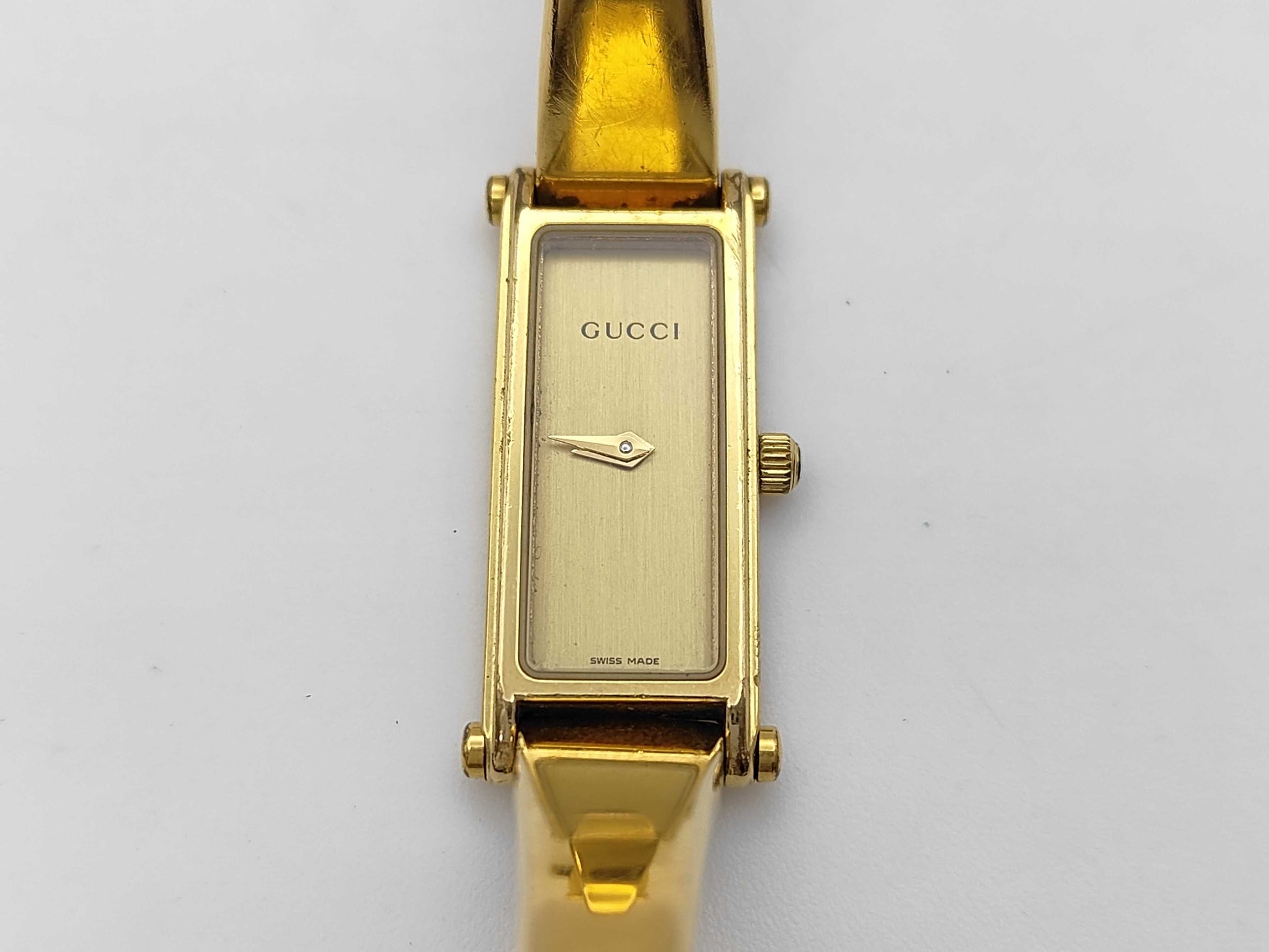 GUCCI 1500L 10245107 Quartz Gold Dial Women's Watch