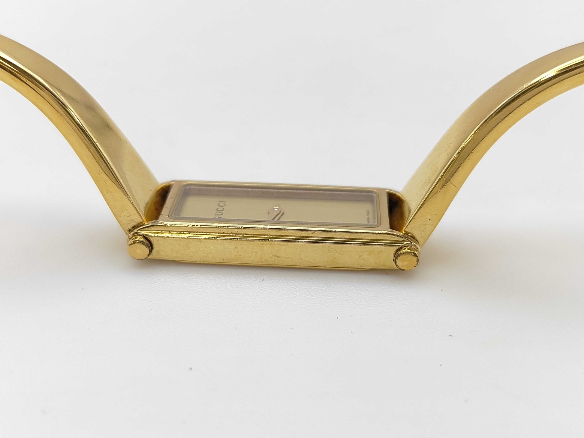 GUCCI 1500L 10245107 Quartz Gold Dial Women's Watch