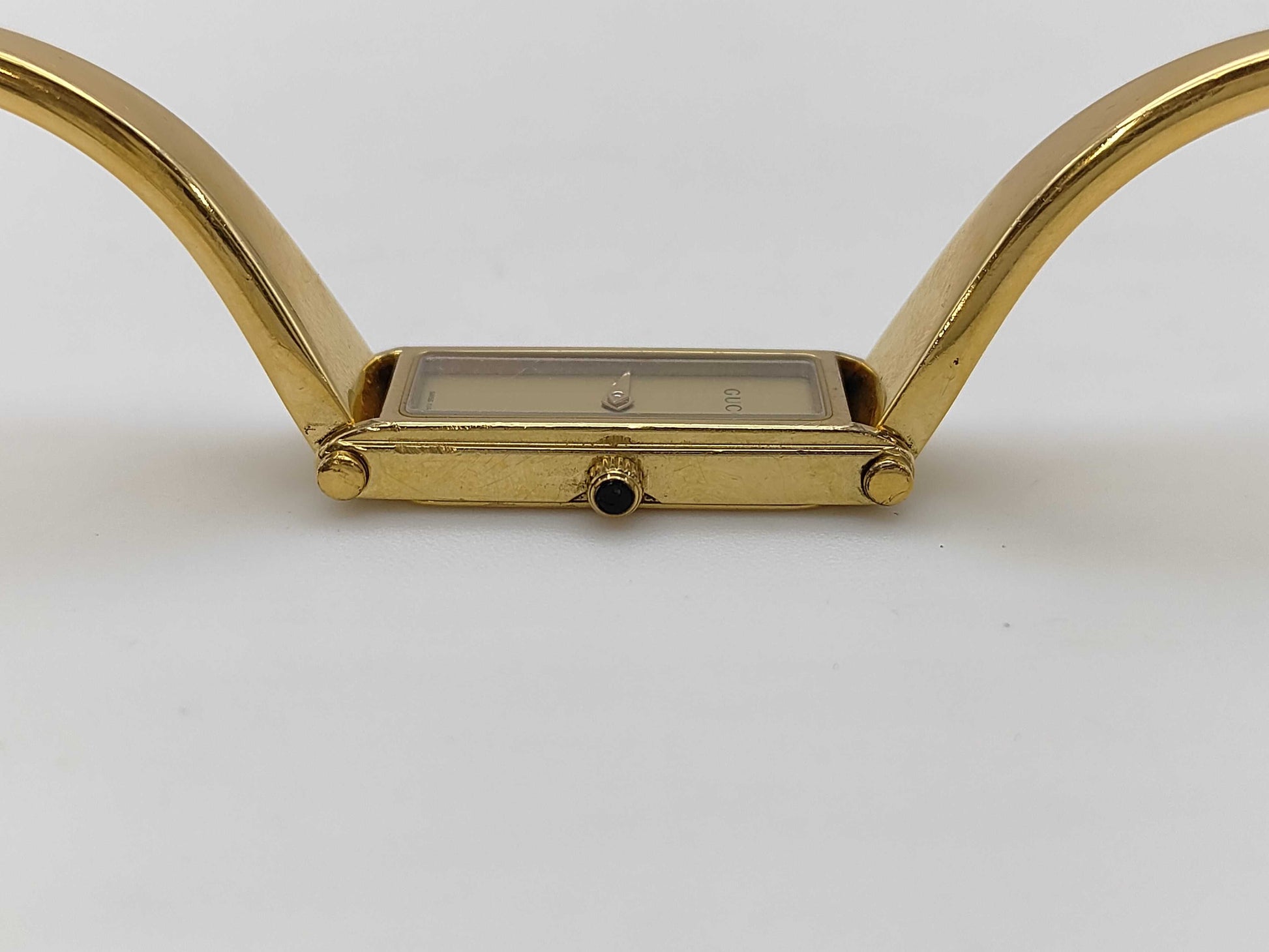 GUCCI 1500L 10245107 Quartz Gold Dial Women's Watch