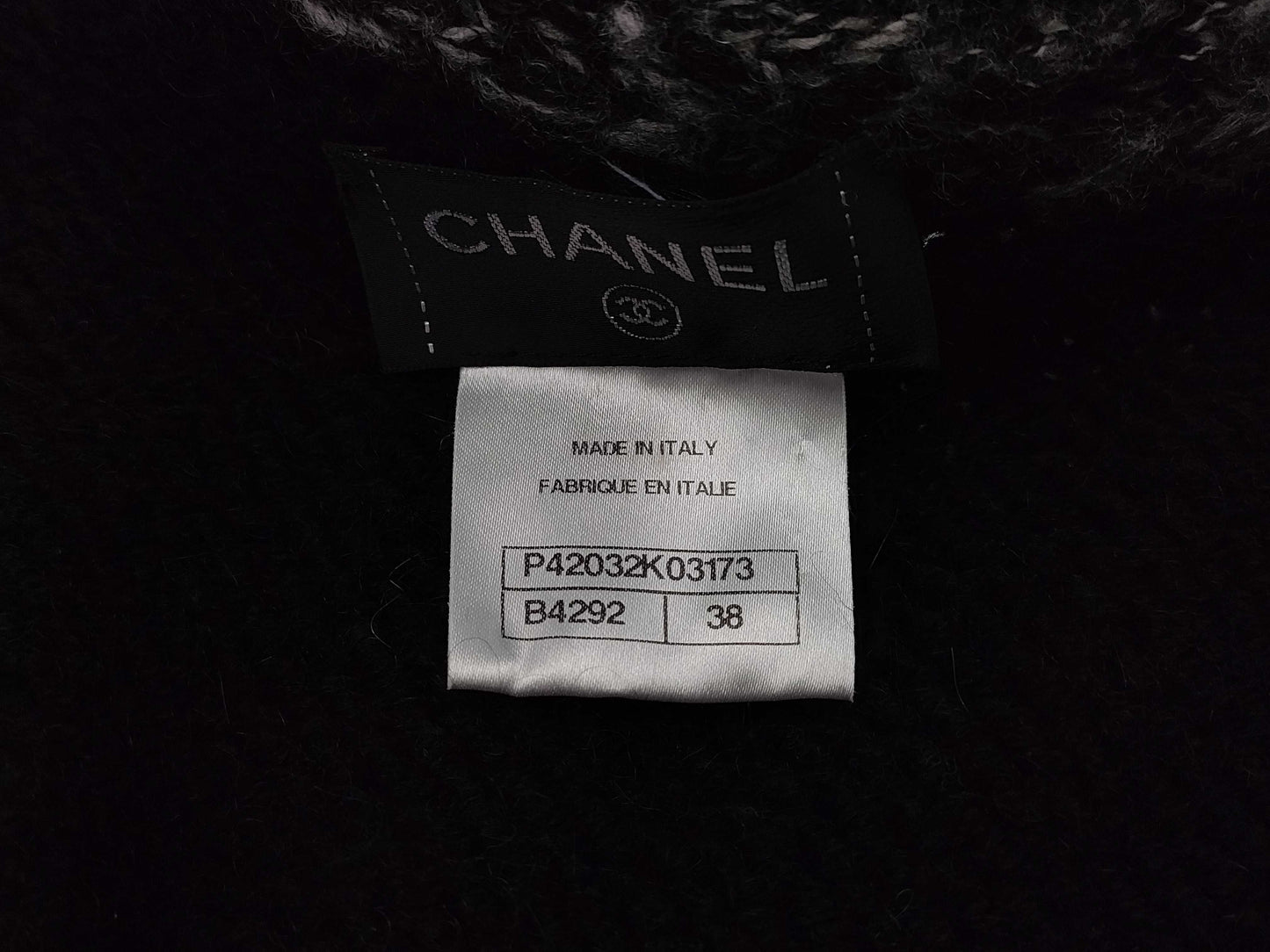 CHANEL Fall/Winter Knit Cardigan, Wool/Acrylic/Alpaca/Cashmere/Mohair/Nylon, Black/Gray, #38