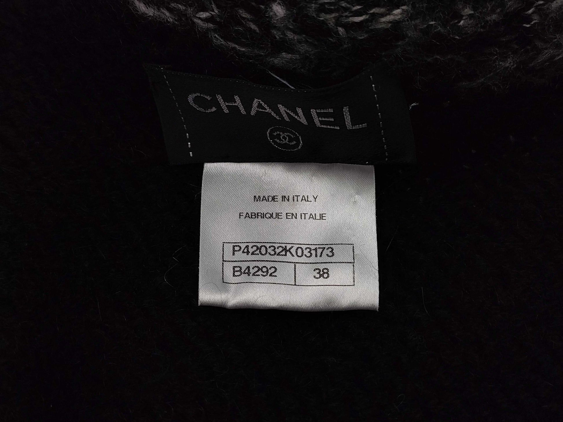 CHANEL Fall/Winter Knit Cardigan, Wool/Acrylic/Alpaca/Cashmere/Mohair/Nylon, Black/Gray, #38