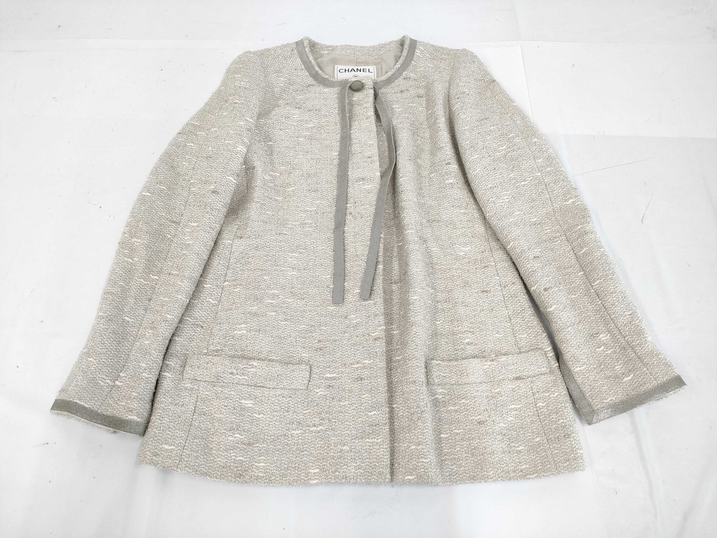CHANEL Fall/Winter Tweed Jacket, Polyester/Rayon/Wool/Nylon, White/Silver, 99A Jacket