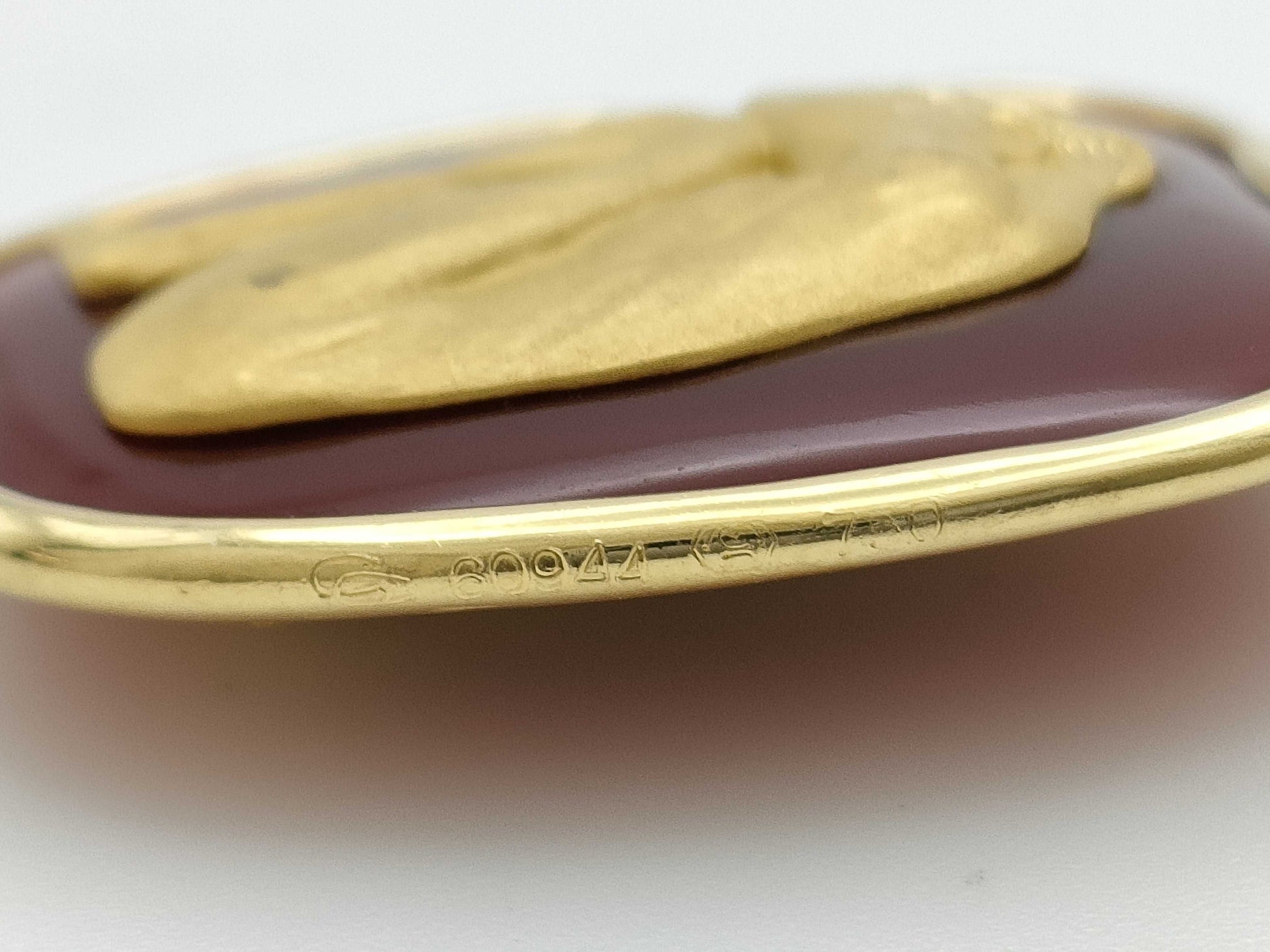 Carrera y Carrera Apple Motif Adam and Eve Colored Stone Pendant Top 750 11.3g 