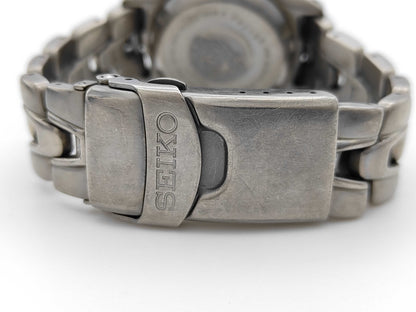 SEIKO 3M22-0010 5D1783 Quartz Men's Watch