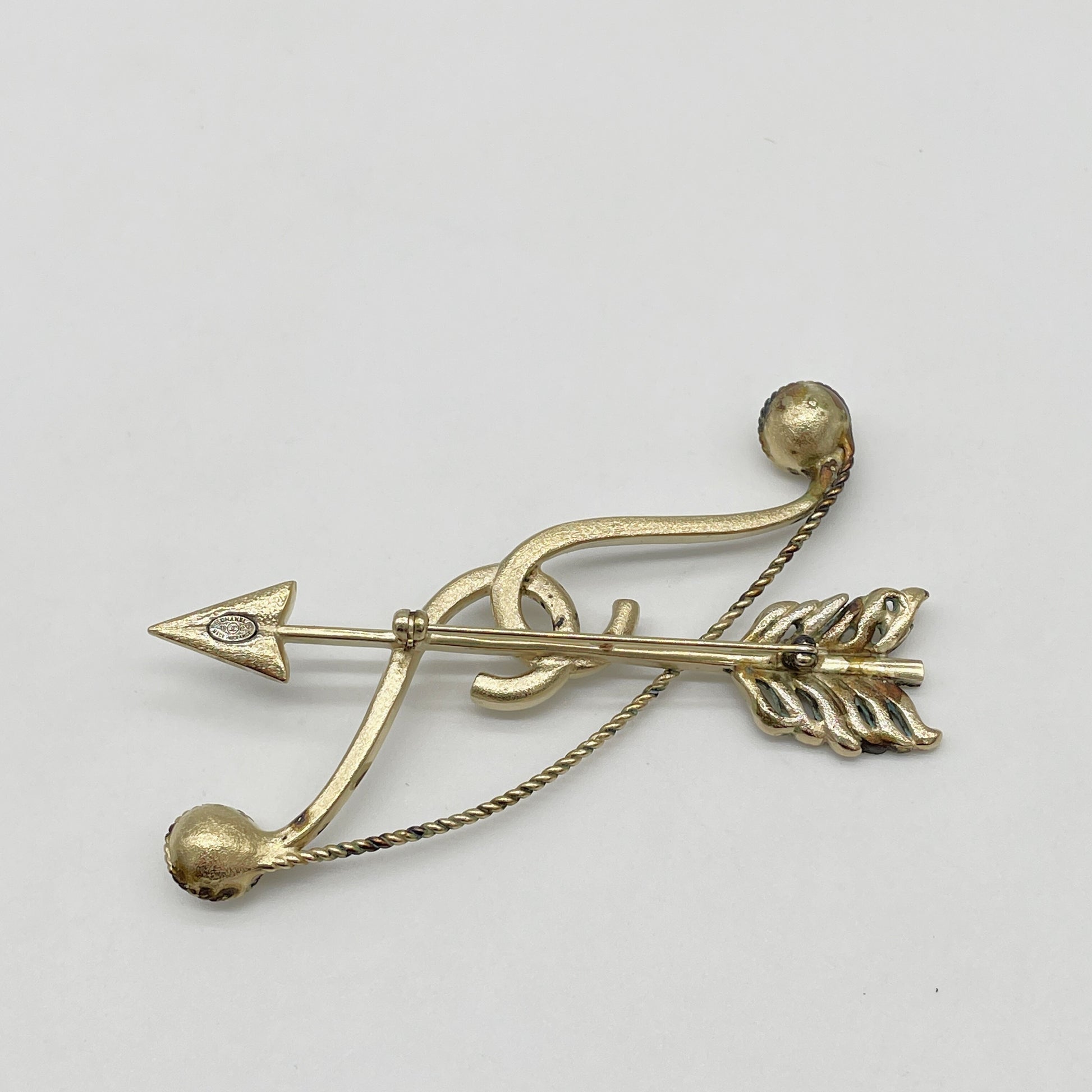 CHANEL Coco Mark Arrow Pearl Brooch 18C Brooch