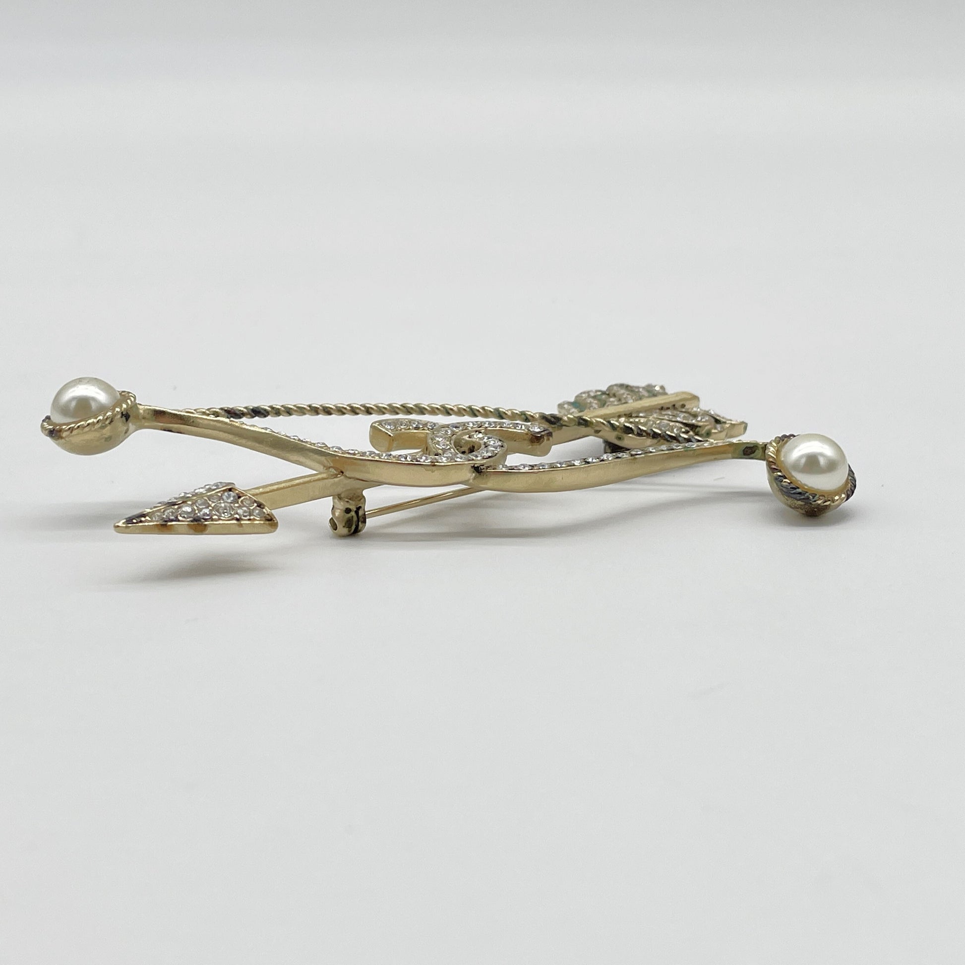 CHANEL Coco Mark Arrow Pearl Brooch 18C Brooch