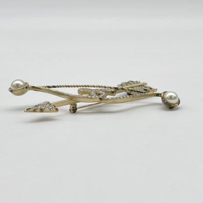 CHANEL Coco Mark Arrow Pearl Brooch 18C Brooch