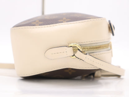 LOUIS VUITTON M43559 Monogram Saintonge Crème Shoulder Bag