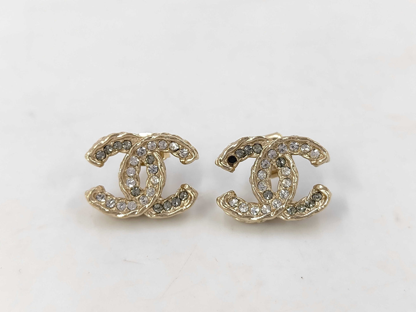CHANEL GP Coco Mark Rhinestone Earrings with Comments A13 C Earrings