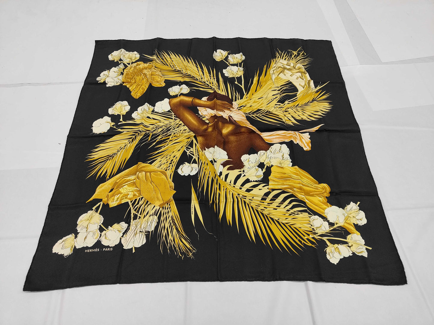 HERMES Silk Carré 90 TURBANS DES REINES Queen's Turban Scarf Black Brown