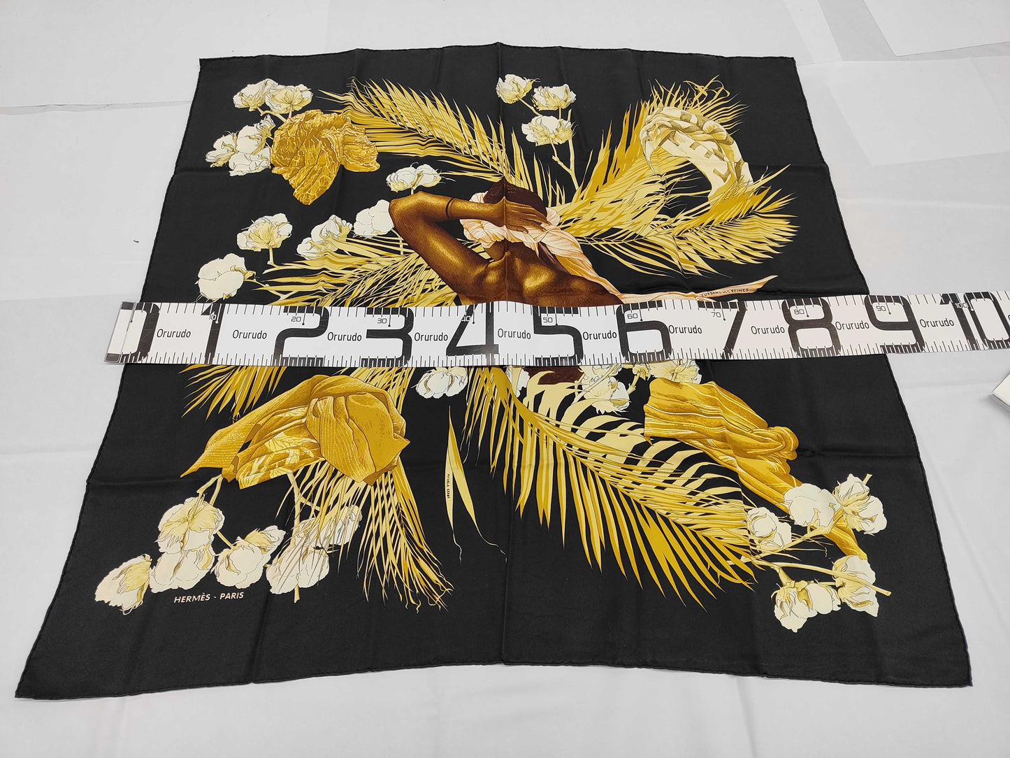 HERMES Silk Carré 90 TURBANS DES REINES Queen's Turban Scarf Black Brown