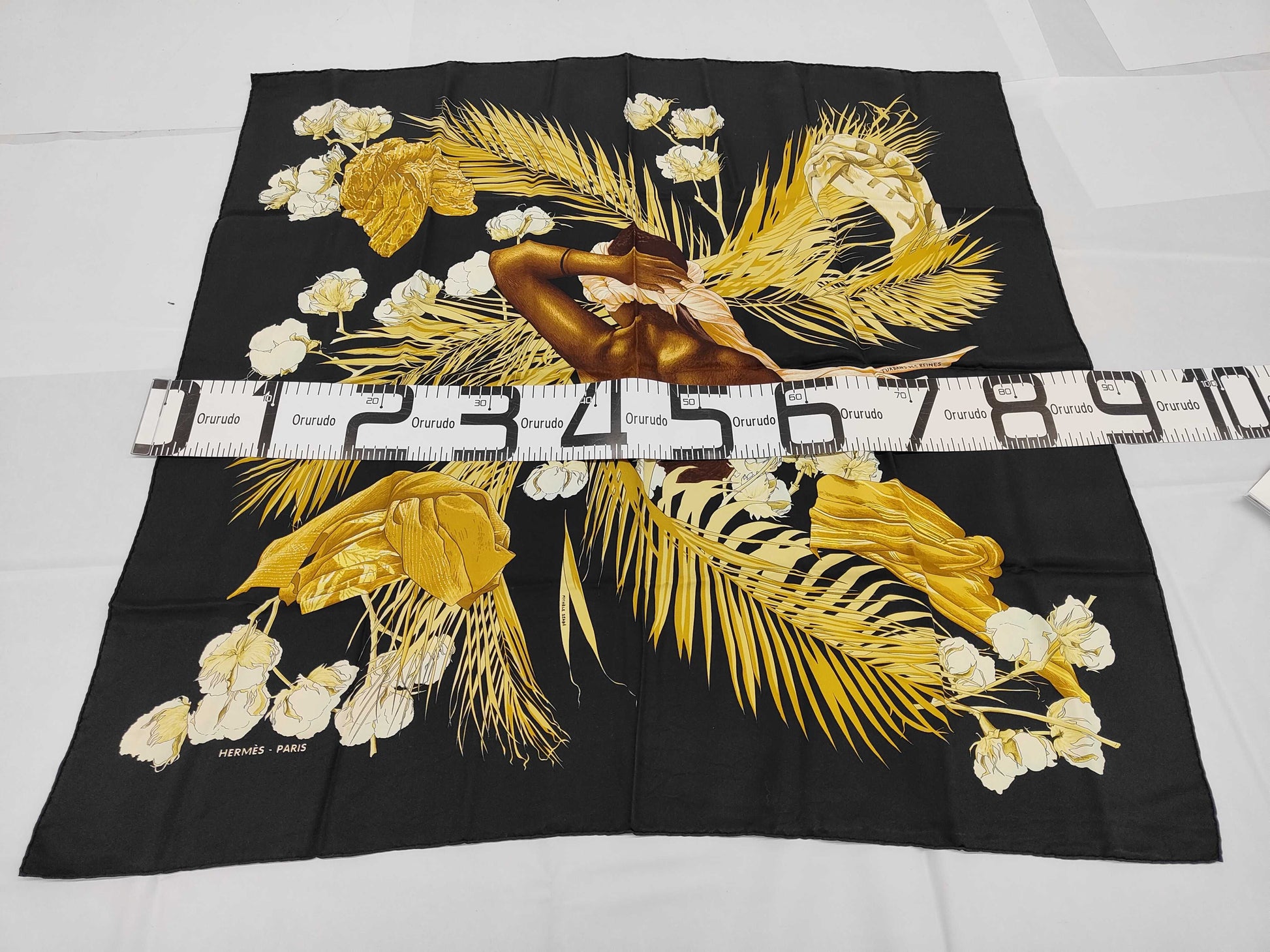 HERMES Silk Carré 90 TURBANS DES REINES Queen's Turban Scarf Black Brown