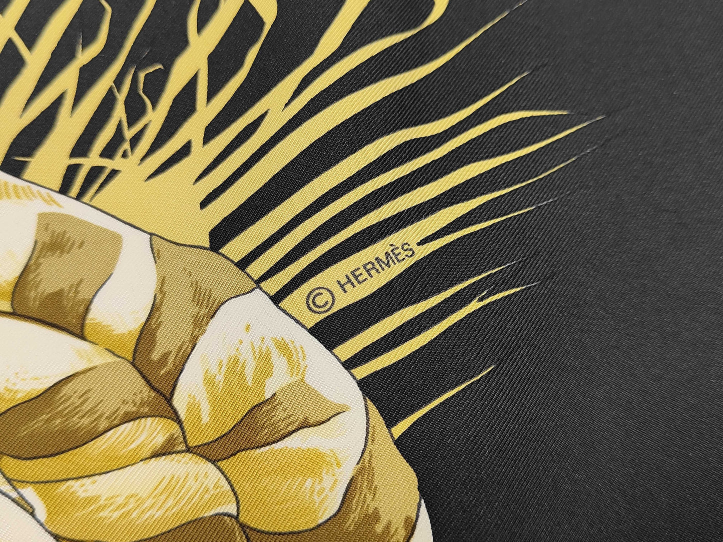 HERMES Silk Carré 90 TURBANS DES REINES Queen's Turban Scarf Black Brown