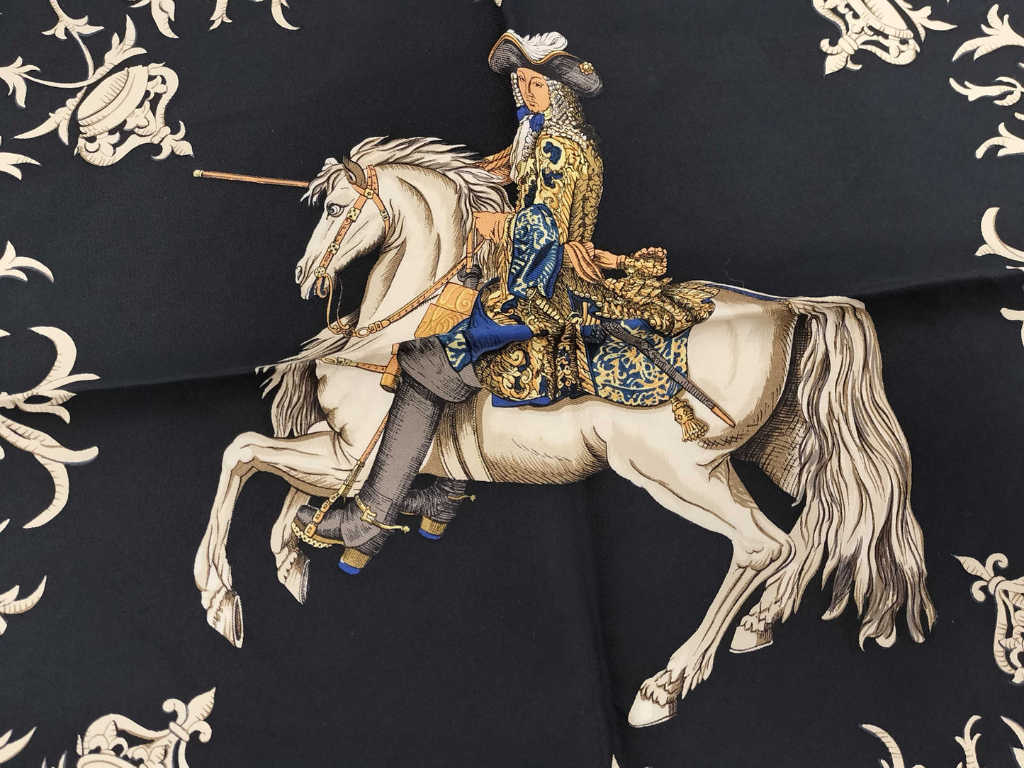 HERMES Silk Carré 90 LVDOVICVS MAGNVS Louis XIV on a White Horse Black Multicolor Scarf