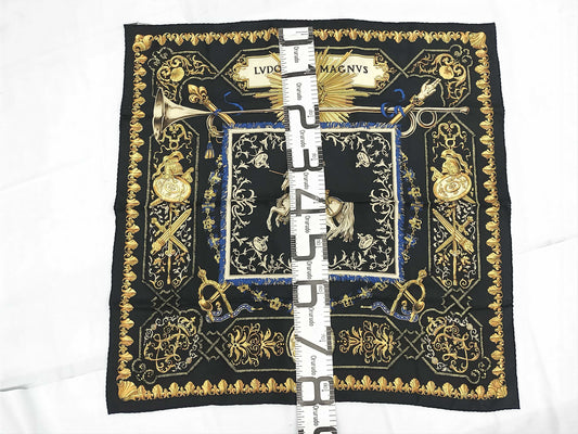 HERMES Silk Carré 90 LVDOVICVS MAGNVS Louis XIV on a White Horse Black Multicolor Scarf