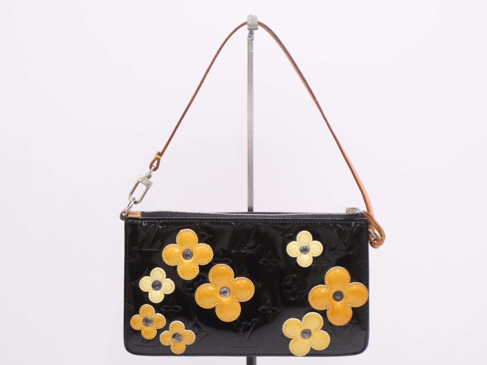 LOUIS VUITTON M92245 Verniflower Lexington Black Pouch