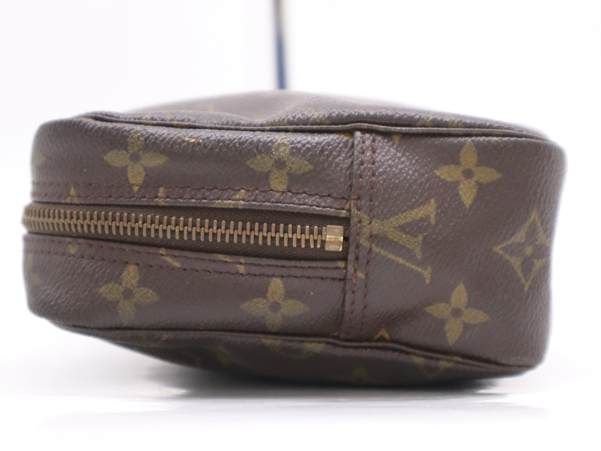 LOUIS VUITTON M47524 Monogram Truss Toilette 23 Pouch