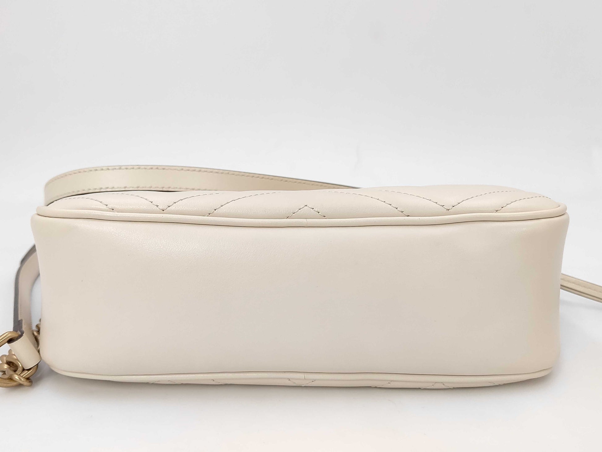 GUCCI 447632-520981 GG Marmont White Shoulder Bag with Dust Bag D040193224