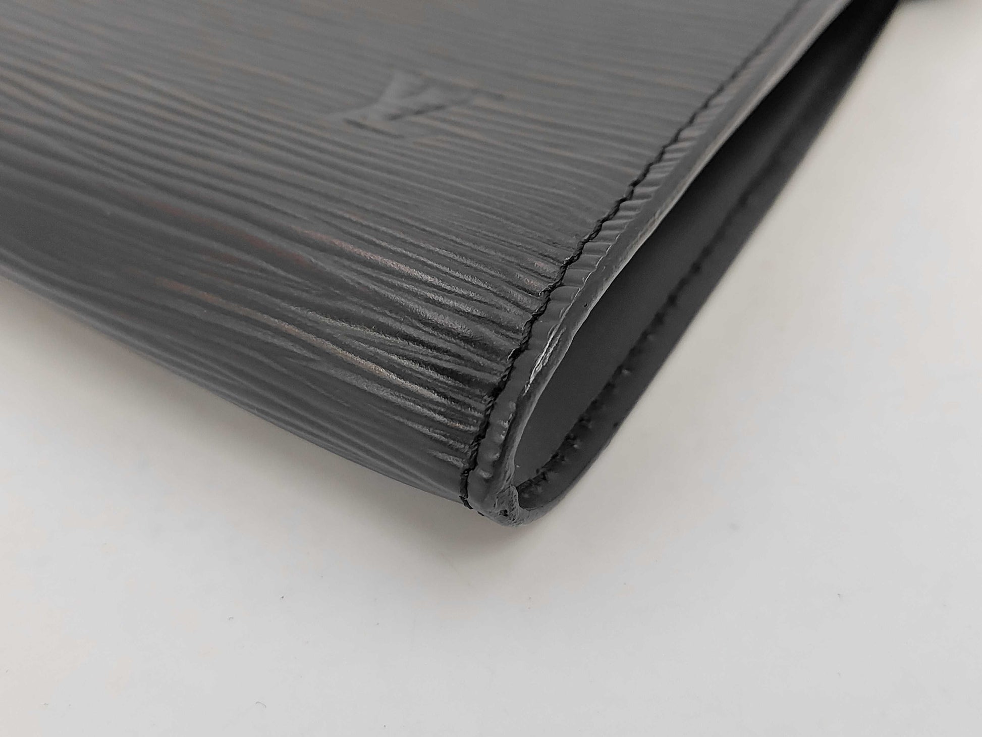 LOUIS VUITTON M52942 Epi Pochette Accessoires Noir Pouch