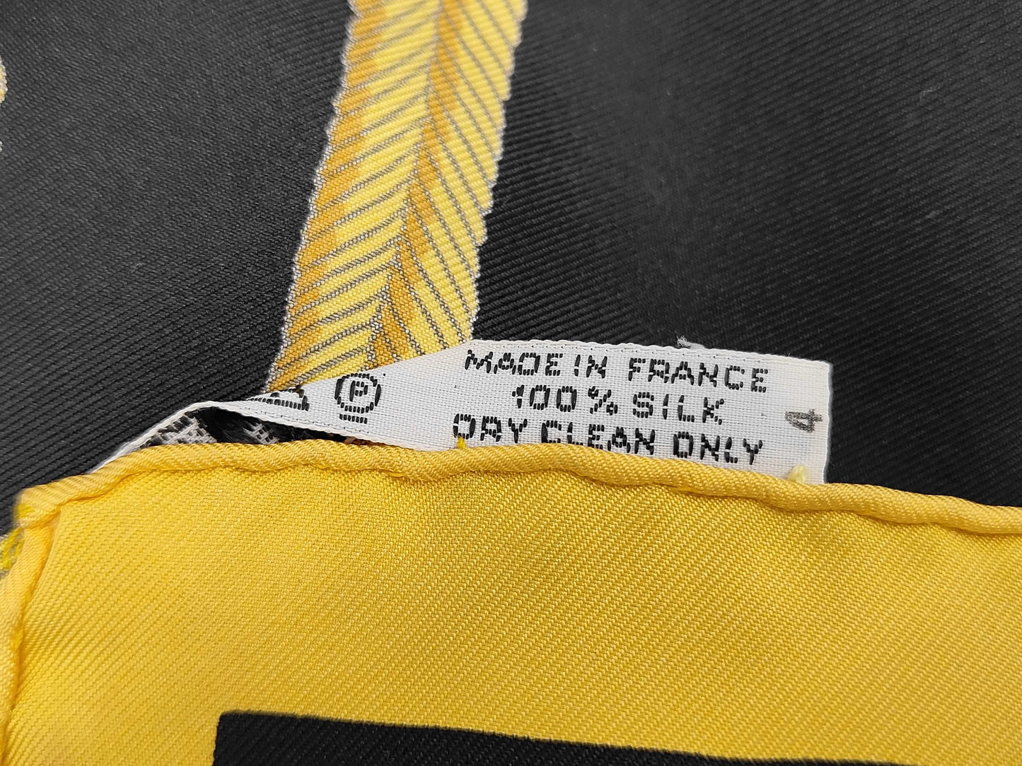 HERMES Silk Carré 90 LES ARMES DE PARIS Paris Coat of Arms Black Yellow Scarf