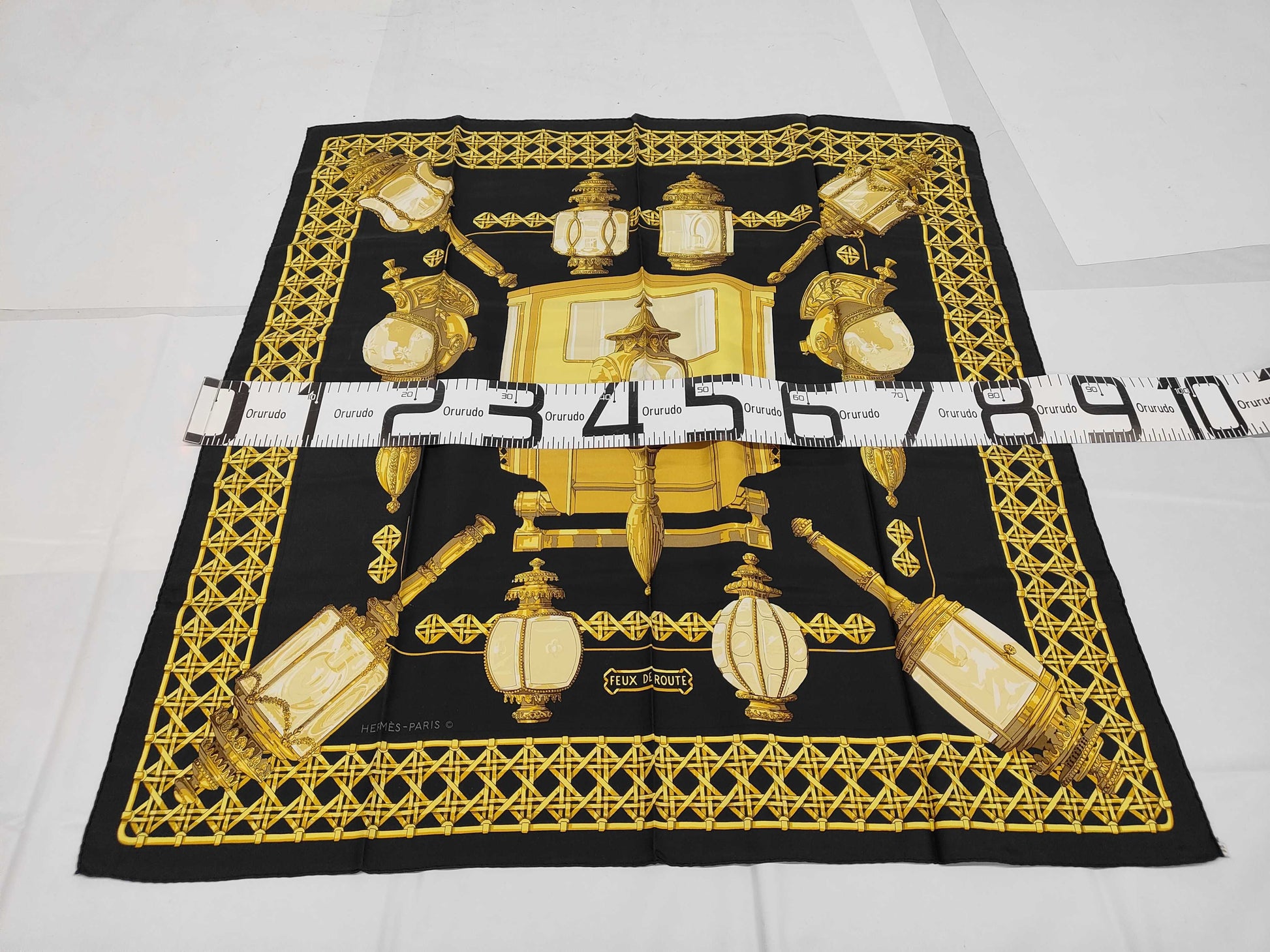 HERMES Silk Carré 90 FEUX DE ROUTE Carriage Lantern Black Yellow Scarf