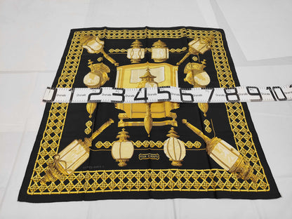 HERMES Silk Carré 90 FEUX DE ROUTE Carriage Lantern Black Yellow Scarf