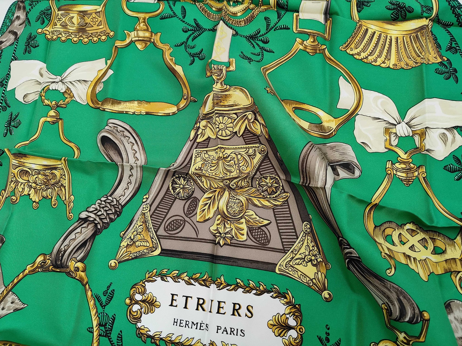 HERMES Silk Carré 90 ETRIERS Armor Scarf Brown Green White Yellow