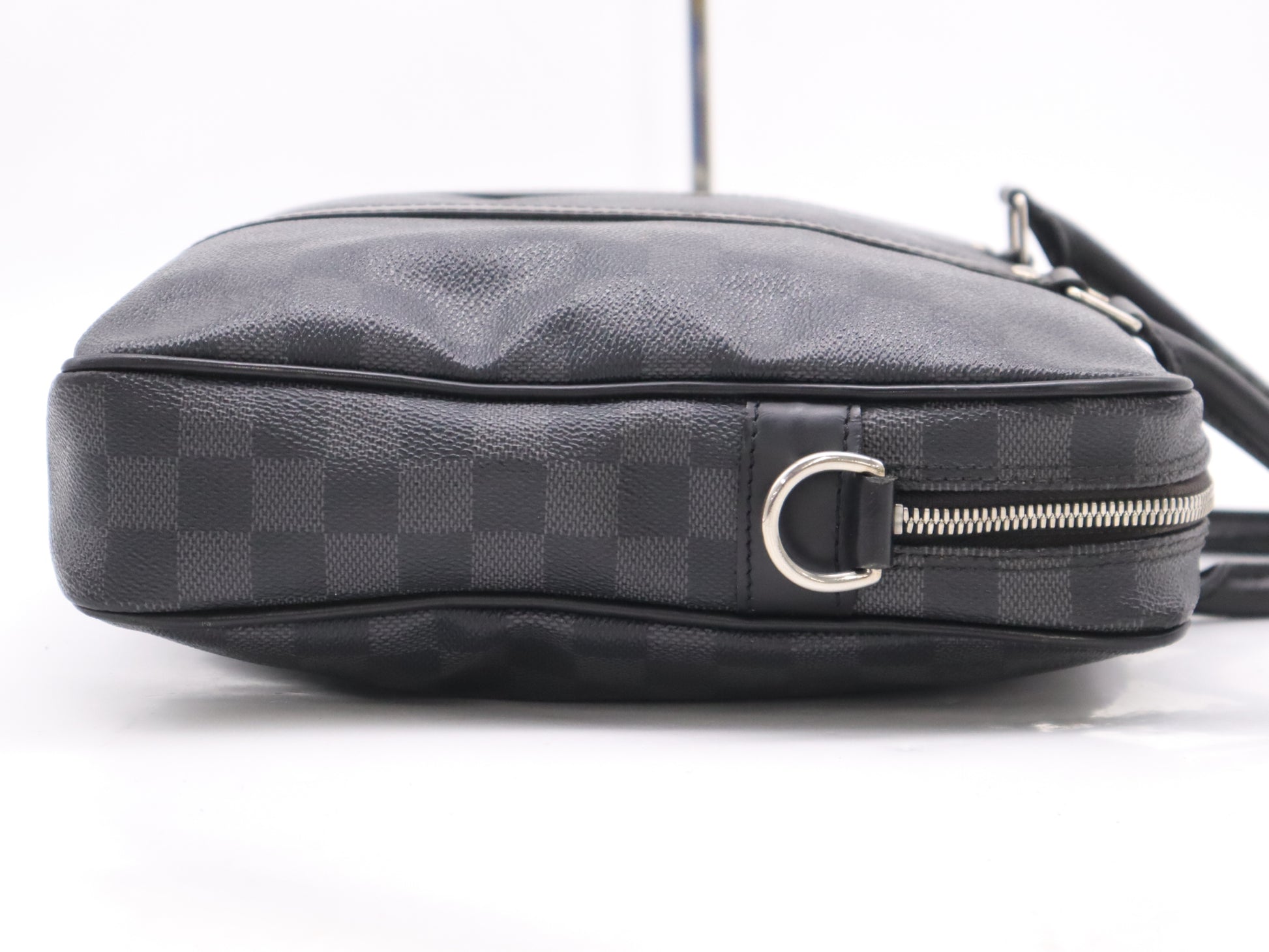 LOUIS VUITTON N41478 Graffit Porte Documan Voiage PDV PM Business Bag