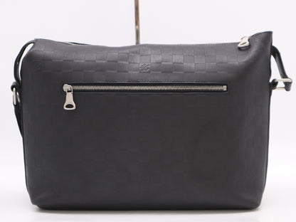 LOUIS VUITTON N42417? Damier Infini Discovery Messenger MM Onyx Shoulder Bag
