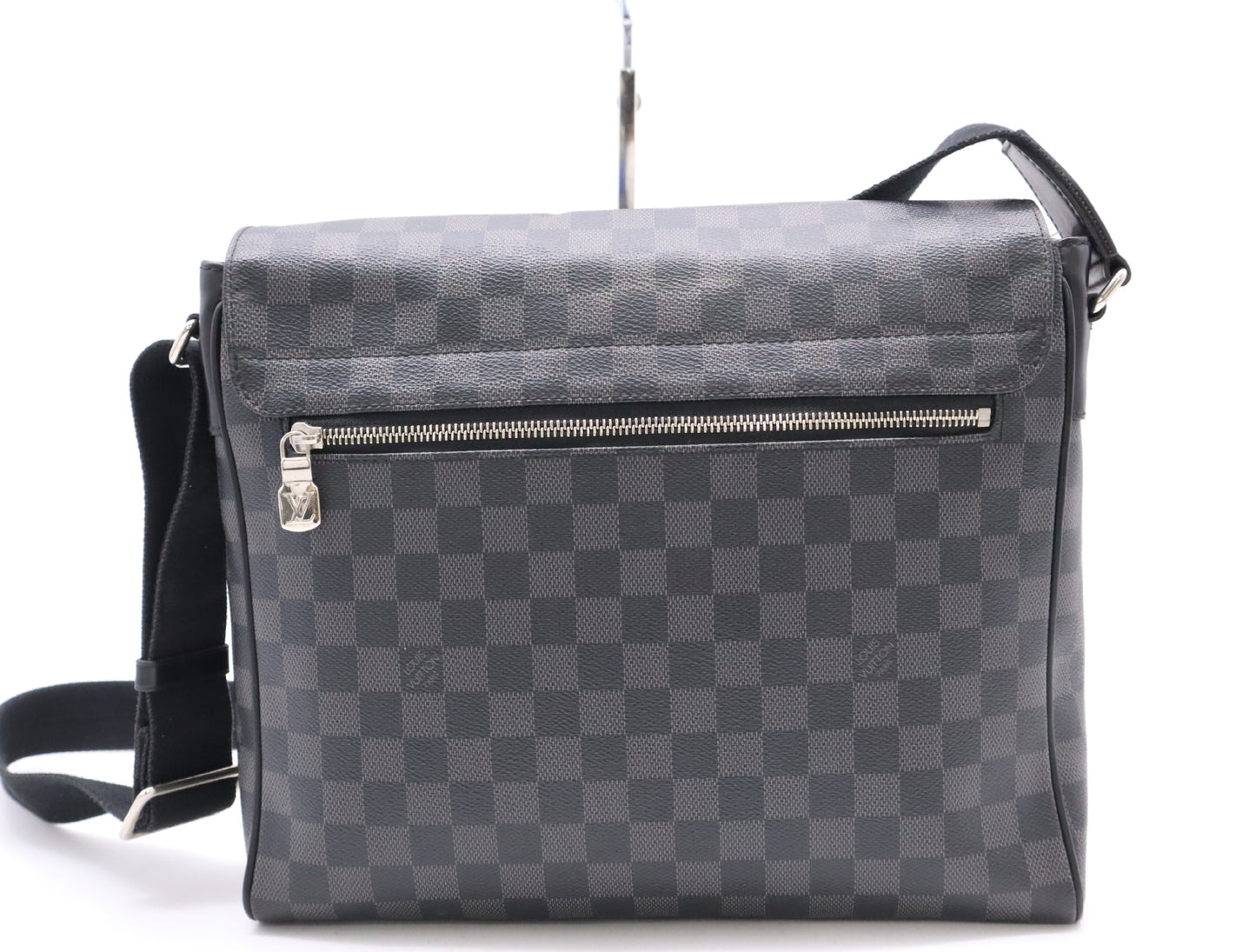 LOUIS VUITTON N41029 Damier Graffit District MM NM RFID Confirmed Shoulder Bag