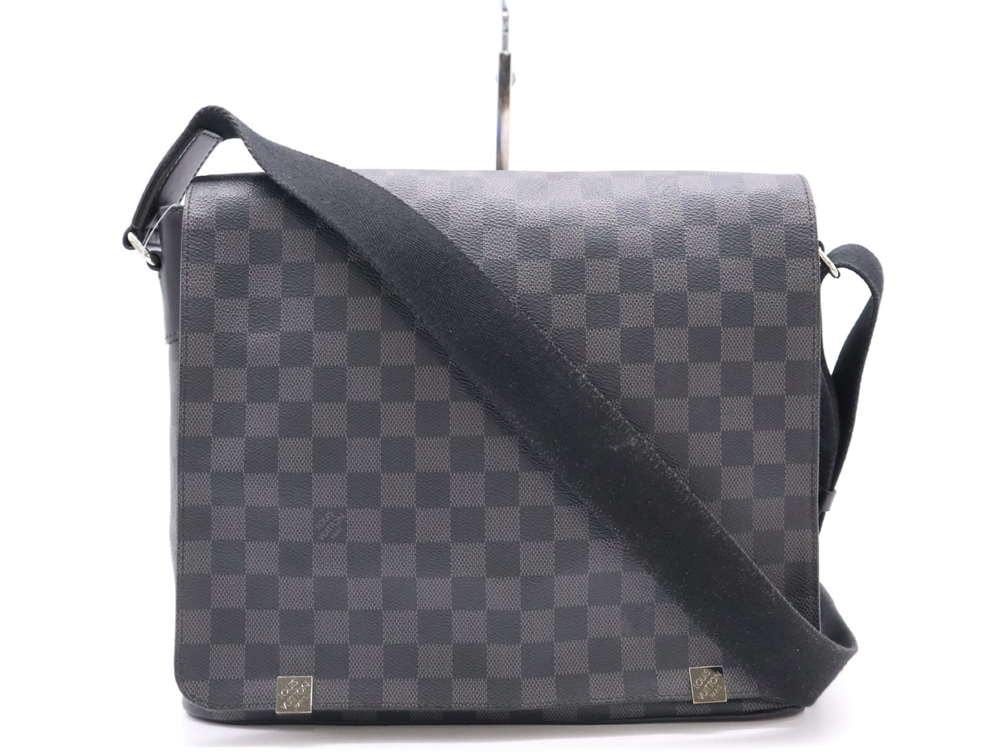 LOUIS VUITTON N41029 Damier Graffit District MM NM RFID Confirmed Shoulder Bag