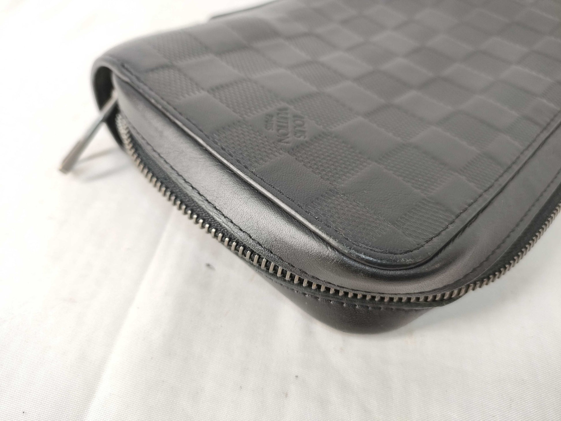 LOUIS VUITTON Damier Infini Zippy XL Wallet, 2019, Matte Silver Hardware, CA3129