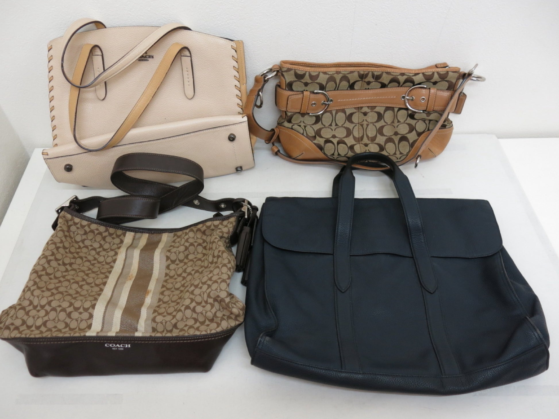 COACH COACH 4-Point Signature Canvas and Leather Shoulder Hand Bag Beige Navy