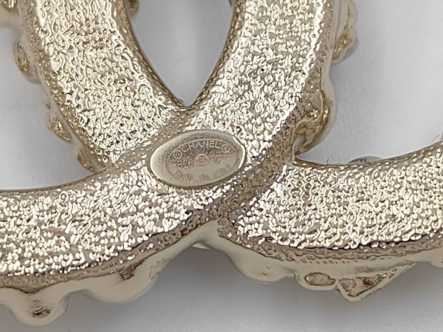 CHANEL Pearl Brooch B26C Box Brooch