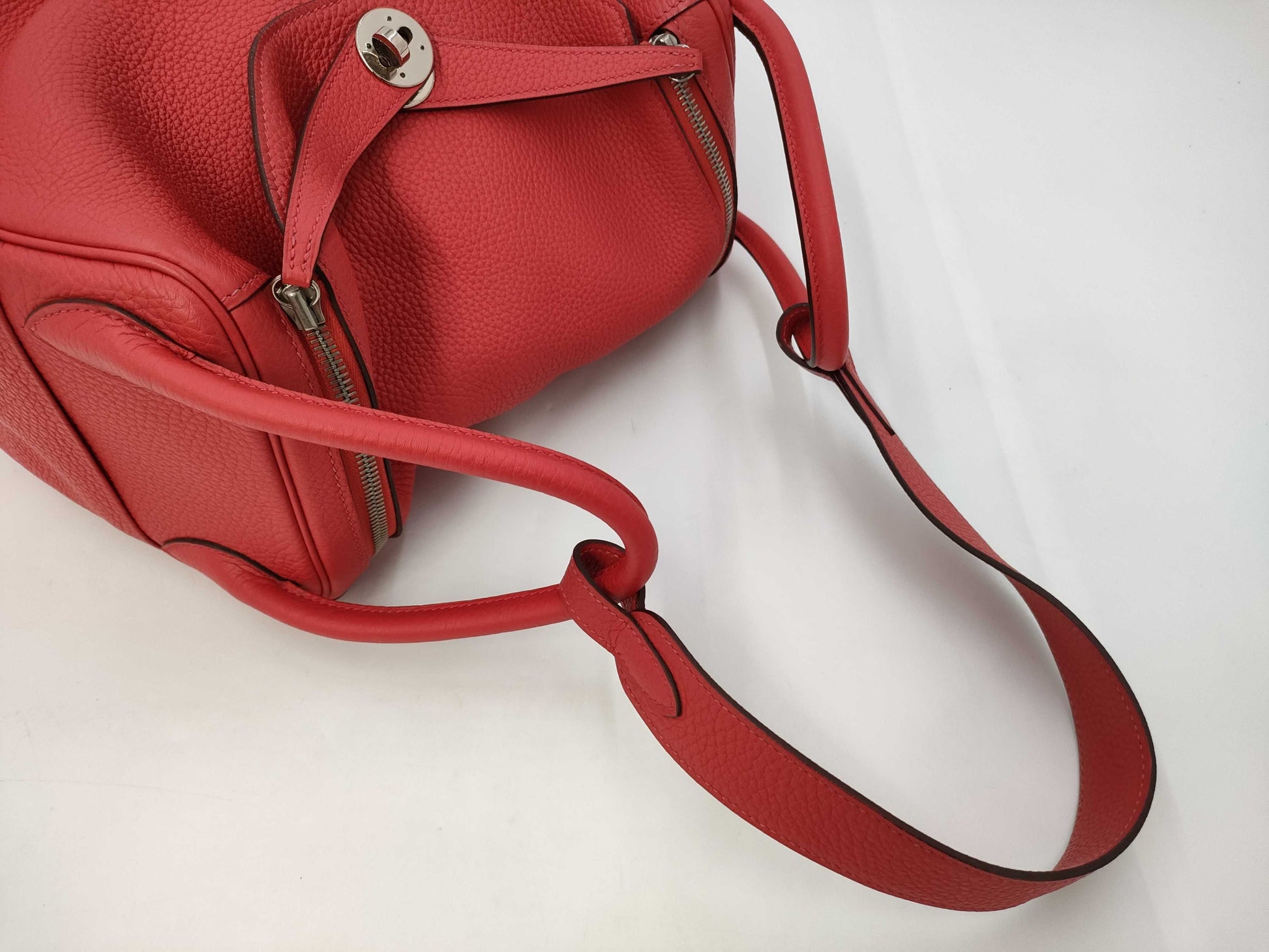 HERMES Lindy 30 Bag
