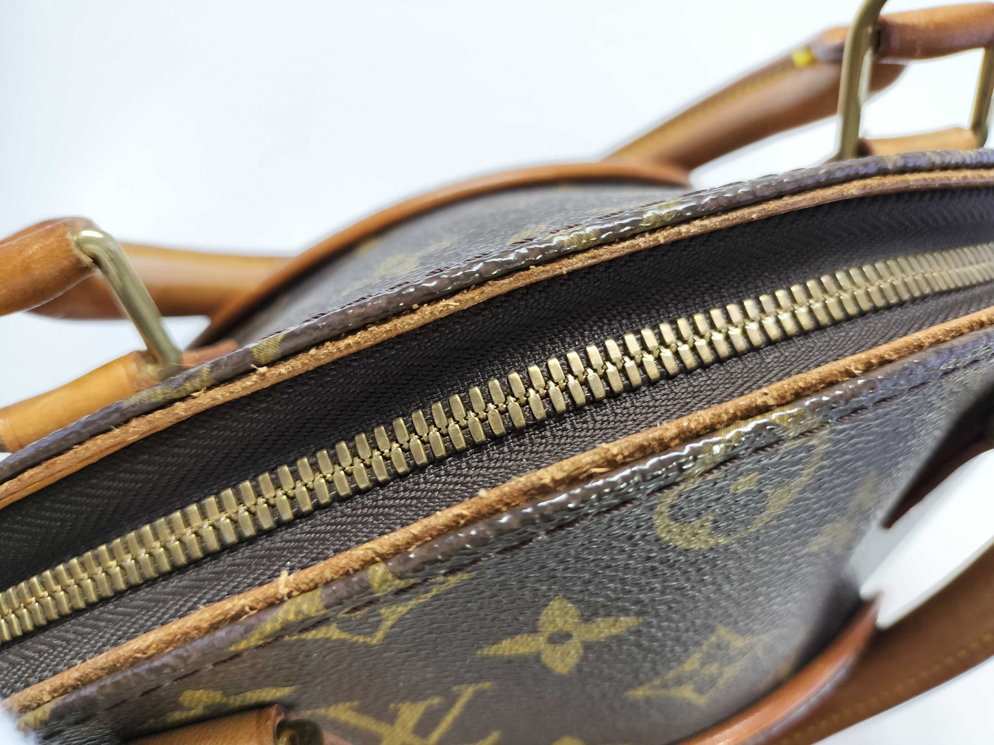 LOUIS VUITTON Monogram LV Ellips PM Handbag