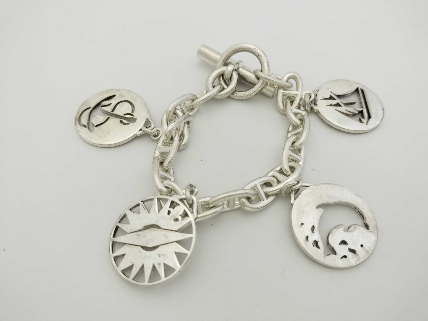 HERMES Schone Dunkle 4 Charms Cursive 16 Frames 79.8g Bracelet Bangle