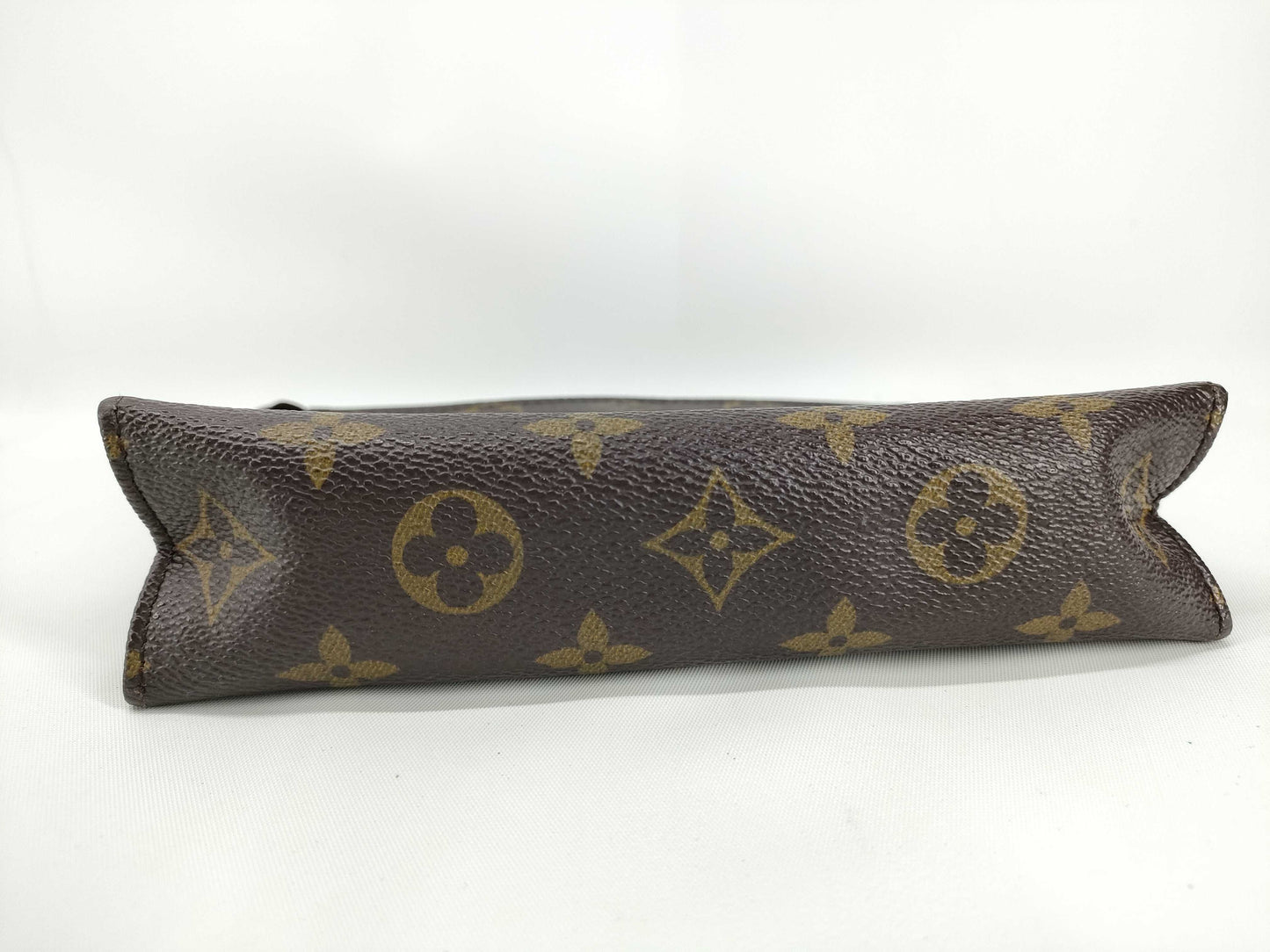 LOUIS VUITTON Monogram Pouch N0095